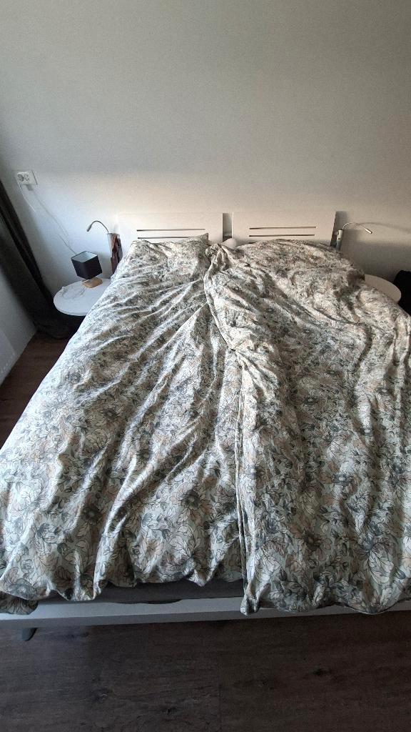 Bed, Huis en Inrichting, Slaapkamer | Bedden, Gebruikt, Tweepersoons, 160 cm, 200 cm, Hout, Wit, Ophalen