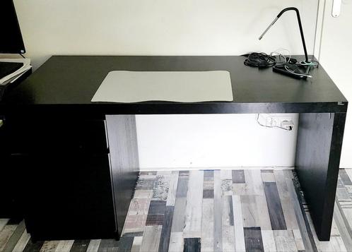 Office table with drawer and a shelf (140x65x73), Huis en Inrichting, Bureaus, Zo goed als nieuw, Ophalen