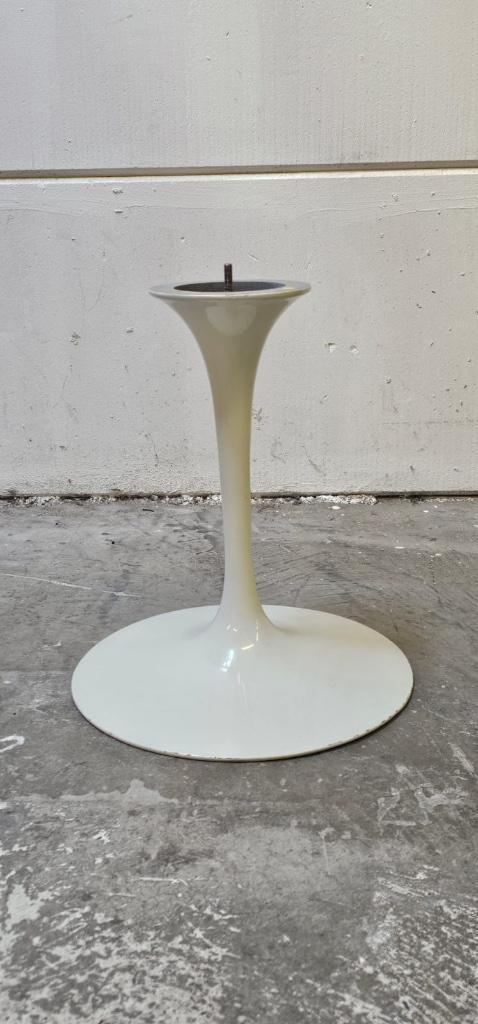 Tulpvoet Saarinen stijl voor salontafel of bijzettafel, Huis en Inrichting, Tafelonderdelen, Gebruikt, Tafelpoot, Rond, Metaal