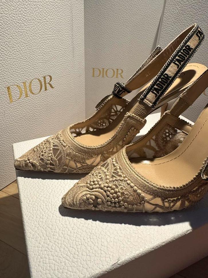Dior J'adior Slingback Pumps - Maat 40 - Nieuw!, Kleding | Dames, Schoenen, Nieuw, Pumps, Beige, Ophalen of Verzenden