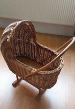 Vintage / antieke poppenwieg / wagen van rotan, Ophalen