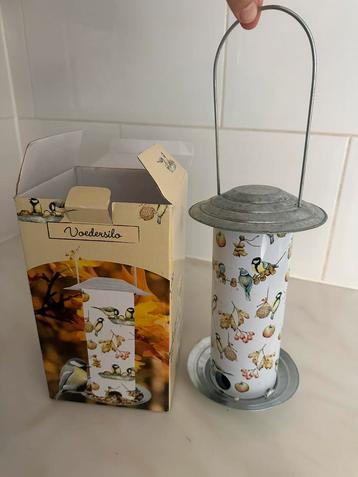 Vogelvoedersilo zaadsilo nieuw  beschikbaar voor biedingen