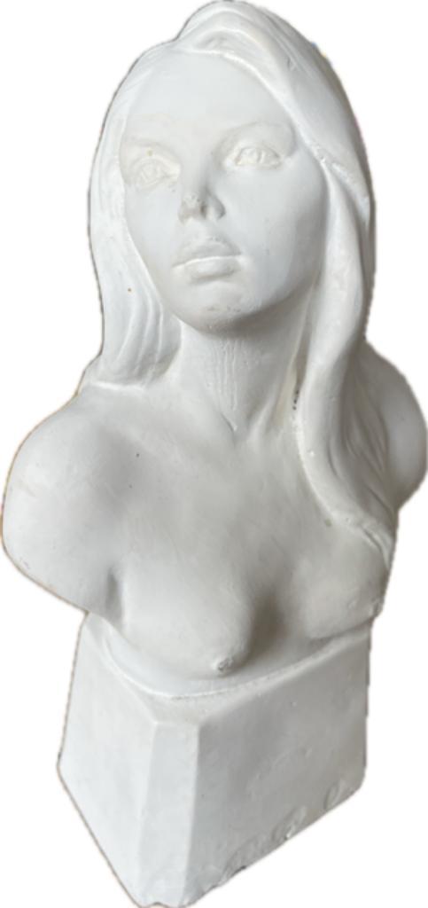 Buste van gips. Jonge vrouw / Brigitte Bardot. Wit beeld., Verzamelen, Beelden en Beeldjes, Zo goed als nieuw, Mens, Ophalen