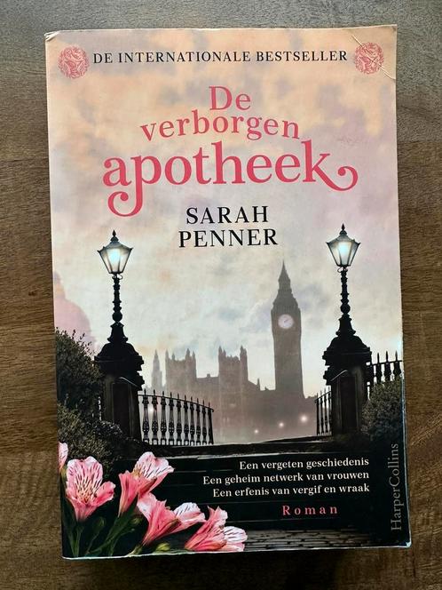 Sarah Penner - De verborgen apotheek, Boeken, Romans, Zo goed als nieuw, Ophalen of Verzenden