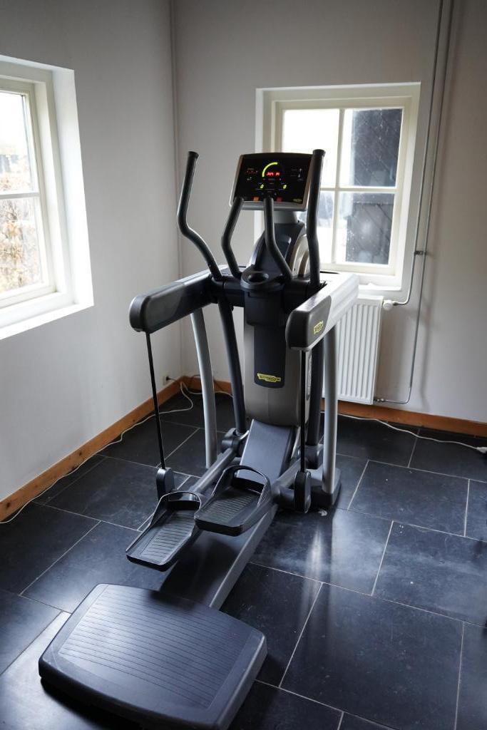 Technogym Vario Excite Crosstrainer, Sport en Fitness, Fitnessapparatuur, Gebruikt, Crosstrainer, Benen, Ophalen