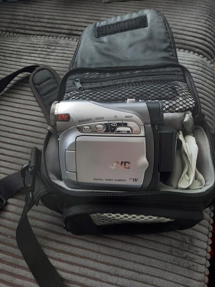 JVC Mini DV Camcorder + Tas, Audio, Tv en Foto, Videocamera's Digitaal, Gebruikt, Camera, Mini dv, JVC, 20x of meer, Ophalen of Verzenden