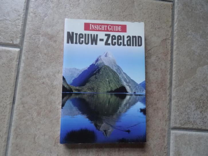 Nieuw Zeeland, insight guide reisgids, Boeken, Reisgidsen, Zo goed als nieuw, Reisgids of -boek, Europa, Overige merken, Ophalen of Verzenden