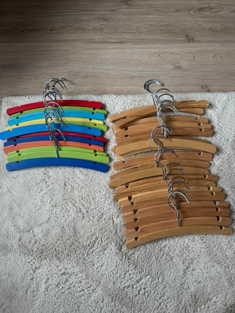 Houten Kinderkleding Hangers - 31 stuks, Kleding | Dames, Ophalen, Gebruikt, Hout, Kinderen