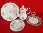Royal Albert Etagere  koffiepot ,Gebakschaal 11 Schotels, Antiek en Kunst, Antiek | Servies los, Ophalen of Verzenden