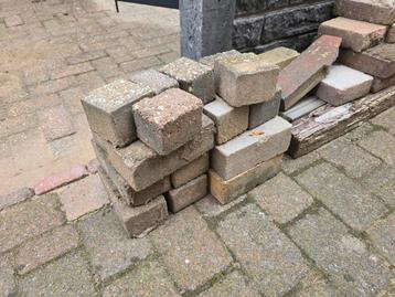 Gebruikte Klinkers/Terrastegels - Diverse Materialen beschikbaar voor biedingen