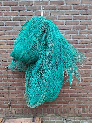 Oud vintage visnet groen fuik  etalage decor  beschikbaar voor biedingen