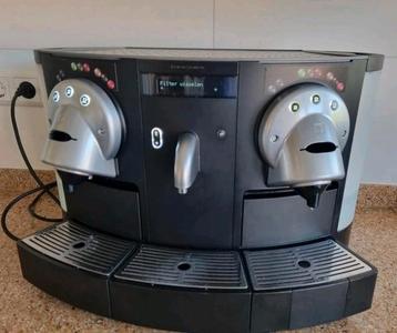NESPRESSO GEMINI CS 200 PRO + extra beschikbaar voor biedingen