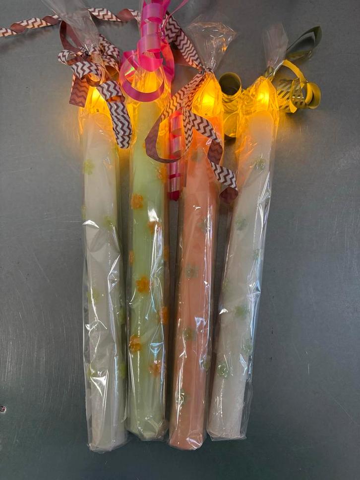 4 Kleurrijke LED Kaarsen met Timer, Huis en Inrichting, Woonaccessoires | Kandelaars en Kaarsen, Nieuw, Kaars, Minder dan 25 cm