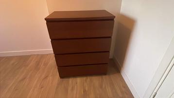 Malm ladenkast bruin beschikbaar voor biedingen
