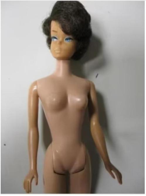 VINTAGE BARBIE BUBBLECUT SIDEPART BROWN HAIR, Verzamelen, Poppen, Gebruikt, Fashion Doll, Ophalen of Verzenden