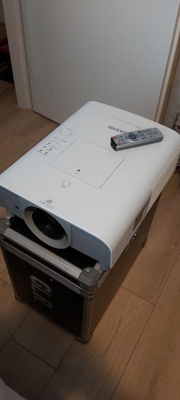 Sanyo PRO xtraX PLC-XT21 multiverse projector beamer beschikbaar voor biedingen