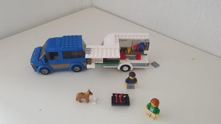 Lego auto met caravan 60117, Kinderen en Baby's, Speelgoed | Duplo en Lego, Zo goed als nieuw, Ophalen of Verzenden