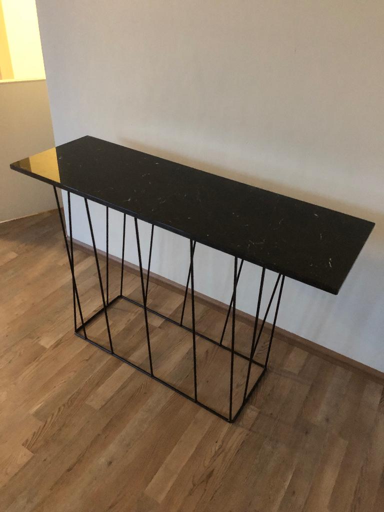 Side table marmeren blad stalen onderstel, Ophalen, 100 tot 150 cm, Zo goed als nieuw, Modern