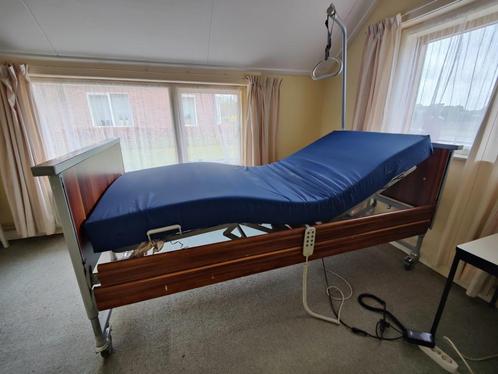 Compleet elektrisch hoog laag bed, Verpleegbed/Ziekenhuisbed, Diversen, Verpleegmiddelen, Gebruikt, Ophalen