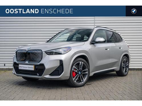 BMW iX1 eDrive20 High Executive M Sport / Panoramadak / Spor, Auto's, BMW, Bedrijf, Te koop, iX1, Alarm, Bochtverlichting, Elektrische stoelverstelling