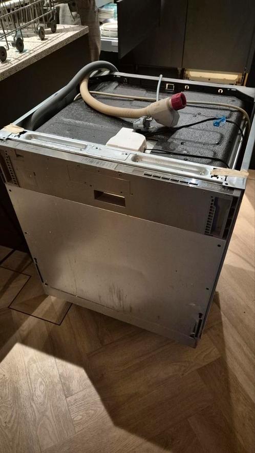 AEG inbouwvaatwasser, foutmelding makkelijk op te lossen, Witgoed en Apparatuur, Vaatwasmachines, Zo goed als nieuw, Inbouw, Minder dan 85 cm