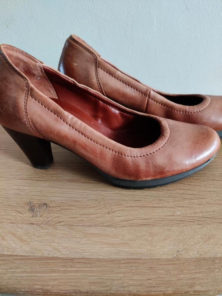 Cognac leren Hogl pumps - maat 4,5, Kleding | Dames, Schoenen, Zo goed als nieuw, Pumps, Bruin, Ophalen of Verzenden
