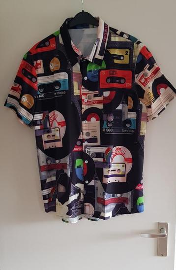 Superleuke vintage bloes
54 (XL)
elpee's casettebandjes etc. beschikbaar voor biedingen