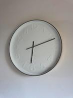 Klok Karlsson 51x51 cm wit, Huis en Inrichting, Ophalen, Zo goed als nieuw
