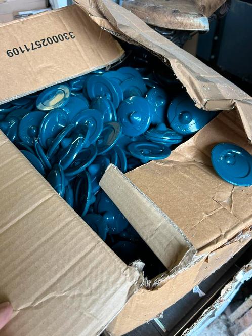 Partij (ca 15.000) beveiligingslabels / kleding, Kleding | Dames, Overige Dameskleding, Nieuw, Ophalen