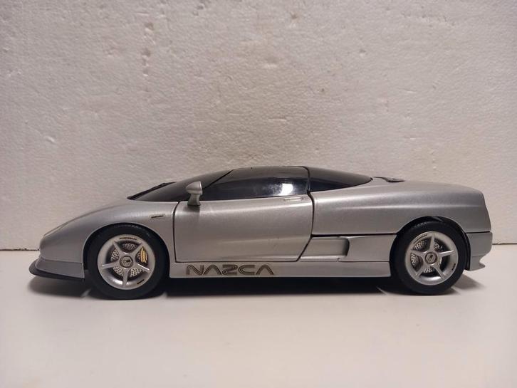 BMW Nazca grijs Revell metal nobox 1:18 KRD, Hobby en Vrije tijd, Modelauto's | 1:18, Zo goed als nieuw, Auto, Revell, Ophalen of Verzenden