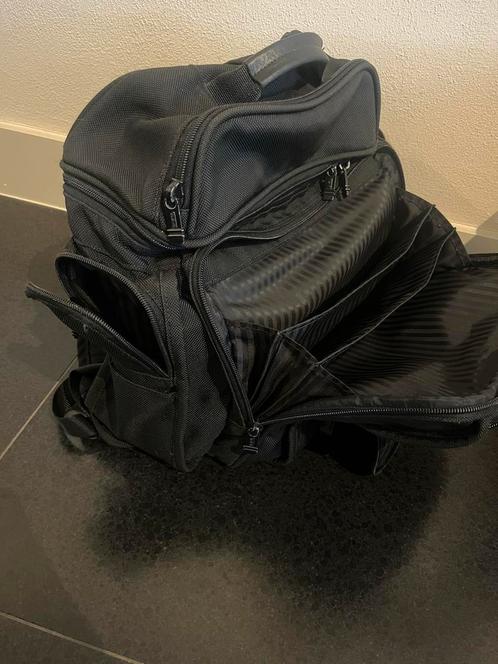 Tumi Rugtas - Zeer Goede Staat, Sieraden, Tassen en Uiterlijk, Tassen | Rugtassen, Zo goed als nieuw, Overige merken, 25 tot 40 cm