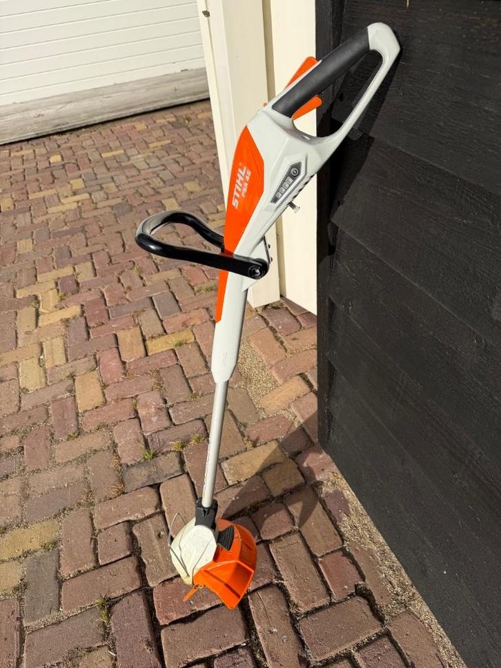 STIHL FSA 45 - Accu kantenmaaier, Tuin en Terras, Bosmaaiers, Gebruikt, Accu, 10 tot 30 cm, Ophalen