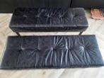 2 x zwarte eettafel bankjes, Ophalen, Gebruikt, Zwart, Twee