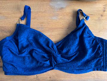 blauwe bikini met een kleine glitter. beschikbaar voor biedingen