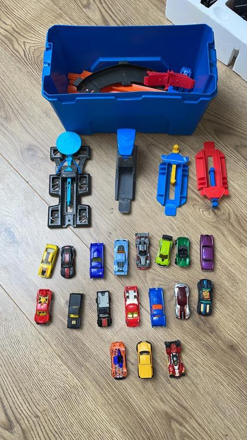 Meerdere hotwheels te koop, zowel apart als alles in 1 koop, Kinderen en Baby's, Speelgoed | Racebanen, Zo goed als nieuw, Handmatig