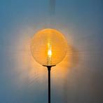 Vintage vloerlamp glazen bol jaren 70 design, Huis en Inrichting, Lampen | Vloerlampen, Ophalen of Verzenden, Lamp, Lamp, Lamp