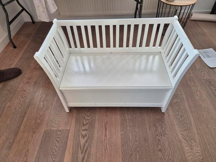 Leuk kinderbankje met klep, Kinderen en Baby's, Kinderkamer | Commodes en Kasten, 105 cm of meer, 75 tot 100 cm, Minder dan 50 cm