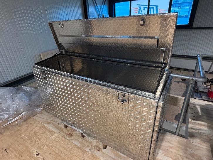 Aluminium opbergkist, moet weg!, Auto diversen, Aanhangwagen-onderdelen, Nieuw, Ophalen