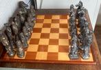 Mooi compleet schaakbord de figuren zijn van brons en zilver, Hobby en Vrije tijd, Gezelschapsspellen | Bordspellen, Ophalen of Verzenden