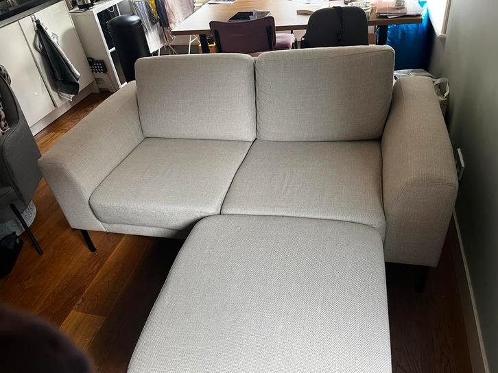 Tweezitsbank + Hocker nieuw!, Huis en Inrichting, Banken | Bankstellen, Nieuw, Rechte bank, Tweepersoons, 150 tot 200 cm, 75 tot 100 cm