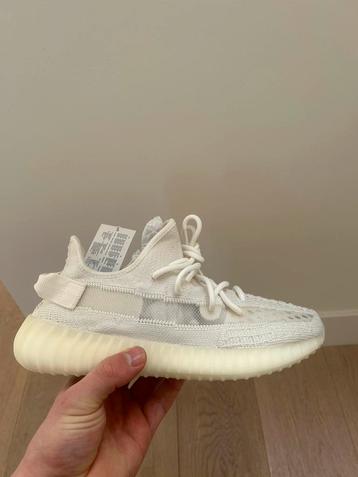 Adidas Yeezy Boost 350 Bone White beschikbaar voor biedingen