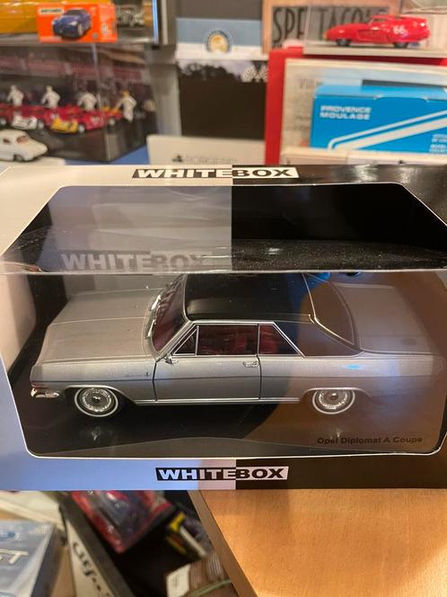 1:24 WHITEBOX OPEL DIPLOMAT A COUPÉ V8 …… 20,-, Hobby en Vrije tijd, Modelauto's | 1:24, Zo goed als nieuw, Ophalen of Verzenden