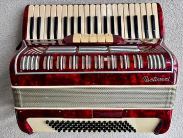 Italiaanse vintage Mantovani 80-bas piano klavier beschikbaar voor biedingen