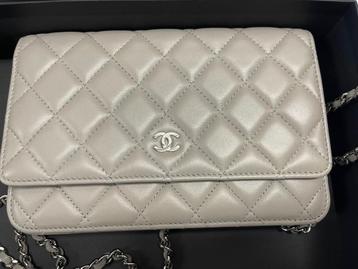 Chanel Wallet on Chain beschikbaar voor biedingen