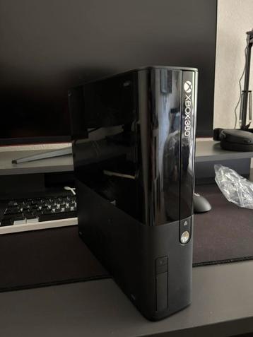 Xbox 360 E 500gb + race stuur + veel games beschikbaar voor biedingen