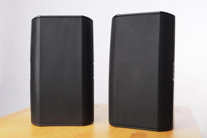 QSC AD-S6T luidsprekers, Audio, Tv en Foto, Luidsprekers, Zo goed als nieuw, Front, Rear of Stereo speakers, 120 watt of meer