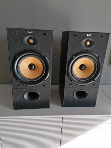 B&W speakerset met bas reflex poort  beschikbaar voor biedingen