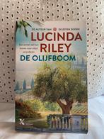 Lucinda Riley - De olijfboom, Lucinda Riley, Ophalen of Verzenden, Zo goed als nieuw, Nederland