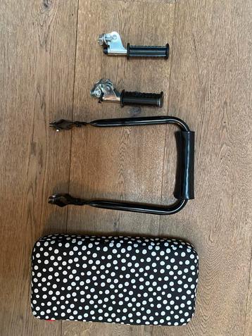 Rugleuning, voetensteunen, kussen voor achterop beschikbaar voor biedingen