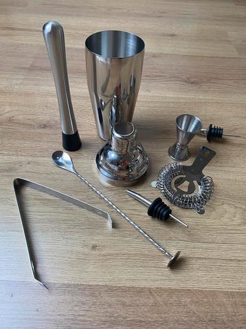 Cocktail shaker + set beschikbaar voor biedingen